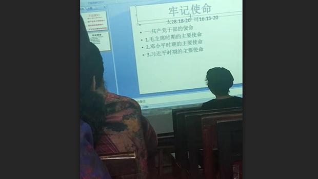 communist-in-church-2